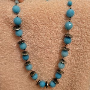 Turquoise beaded necklace